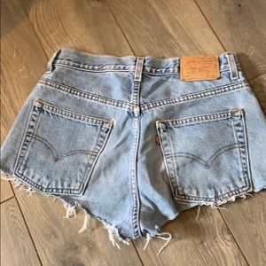 Levi shorts size 28